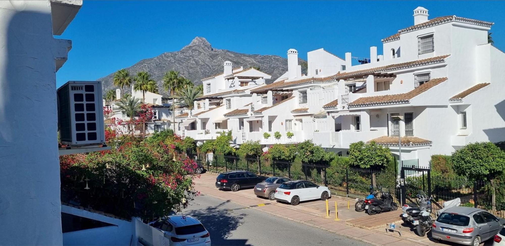 4 Bed House With Pool Walk To Puerto Banus Fast Internet Villa Marbella Dış mekan fotoğraf
