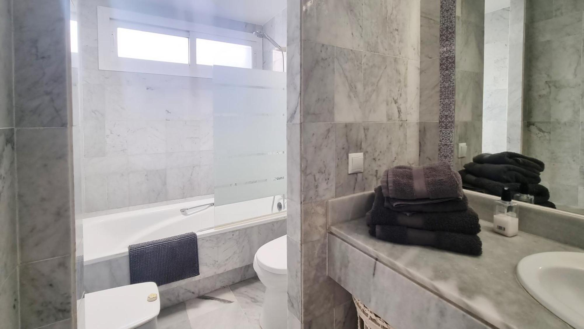 4 Bed House With Pool Walk To Puerto Banus Fast Internet Villa Marbella Dış mekan fotoğraf